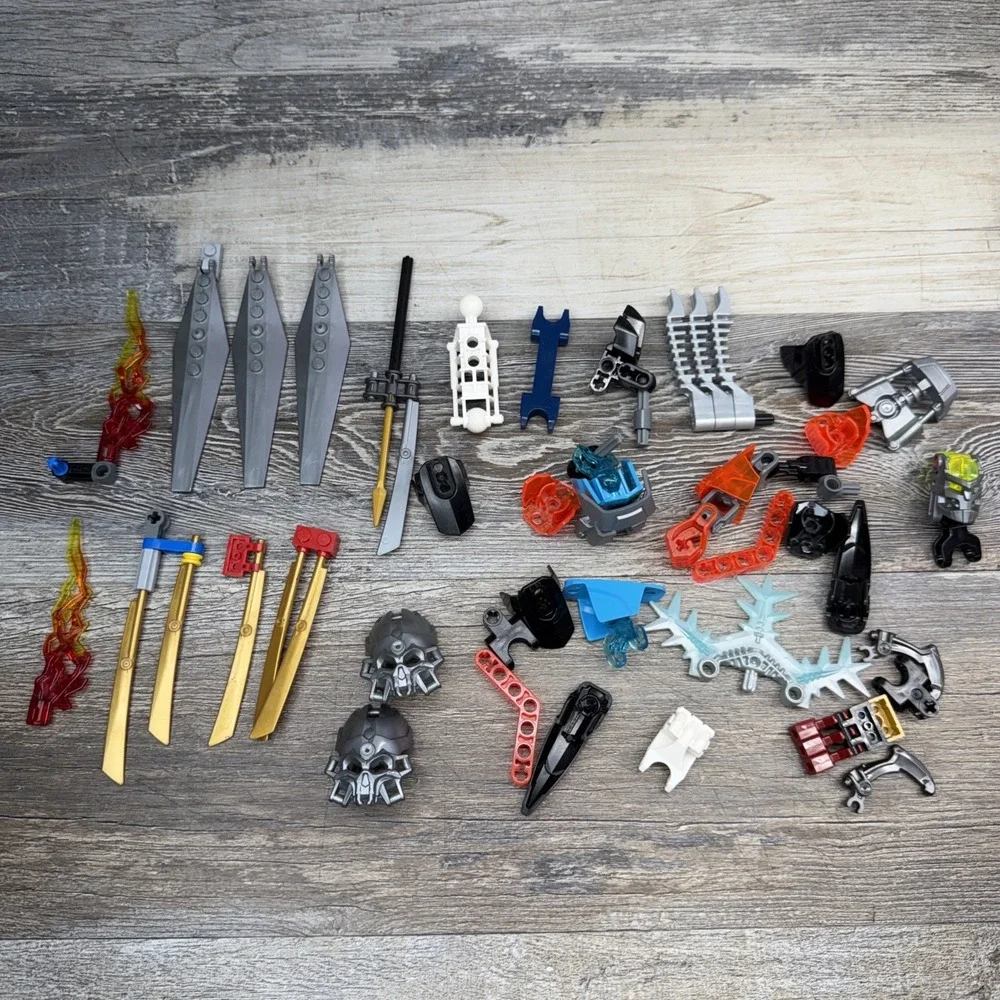 LEGO BIONICLE Loose Pieces (helmet, Swords, Attachments)